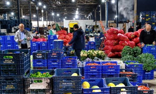 Yaş sebze-meyve toptancılarına “fahiş fiyat” operasyonu: 40 şirket yöneticisi tutuklandı